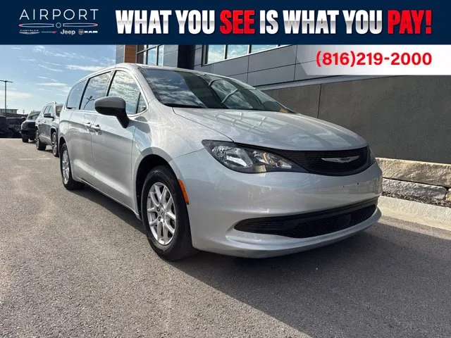 2022 Chrysler Voyager LX