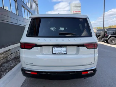 More photos of 2022 Jeep Wagoneer Series II at Airport Chrysler Dodge Jeep Ram, MO