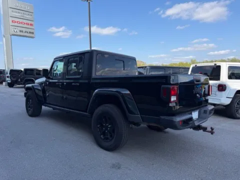More photos of 2022 Jeep Gladiator Willys at Airport Chrysler Dodge Jeep Ram, MO