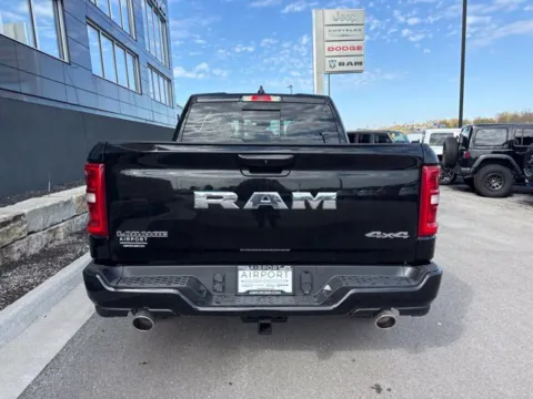 More photos of 2027 Ram 1500 Laramie at Airport Chrysler Dodge Jeep Ram, MO