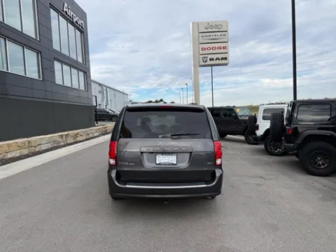 More photos of 2020 Dodge Grand Caravan SXT at Airport Chrysler Dodge Jeep Ram, MO