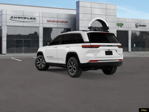 More photos of 2027 Jeep Grand Cherokee Laredo X at Airport Chrysler Dodge Jeep Ram, MO