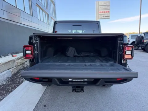 More photos of 2023 Jeep Gladiator Sport S at Airport Chrysler Dodge Jeep Ram, MO