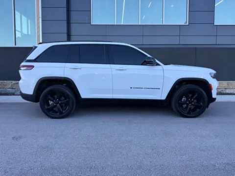 Photos of 2024 Jeep Grand Cherokee Altitude X for sale in Platte City, MO at Airport Chrysler Dodge Jeep Ram