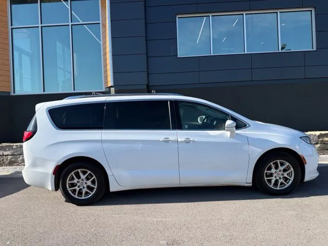Used 2021 Chrysler Pacifica Touring L with VIN 2C4RC1BG1MR604859 for sale in Kansas City