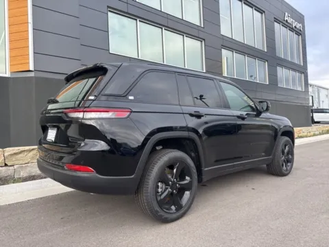 Another view of 2025 Jeep Grand Cherokee Limited for sale in Platte City, MO at Airport Chrysler Dodge Jeep Ram