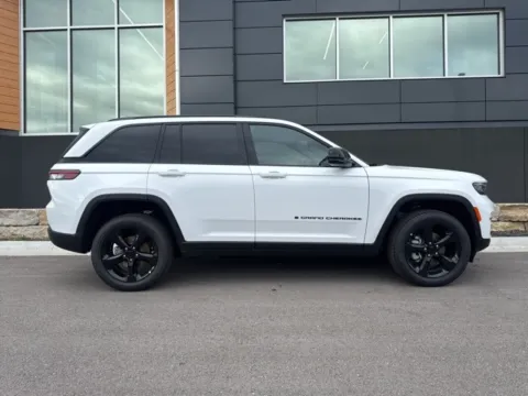 Photos of 2025 Jeep Grand Cherokee Limited for sale in Platte City, MO at Airport Chrysler Dodge Jeep Ram