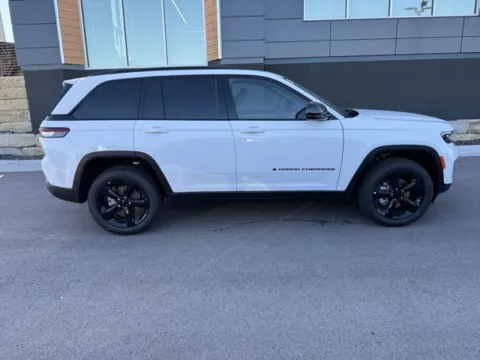 Photos of 2025 Jeep Grand Cherokee Limited for sale in Platte City, MO at Airport Chrysler Dodge Jeep Ram