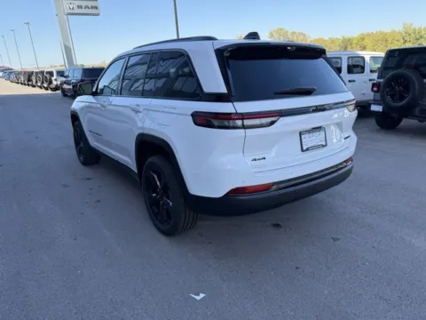 More photos of 2025 Jeep Grand Cherokee Limited at Airport Chrysler Dodge Jeep Ram, MO