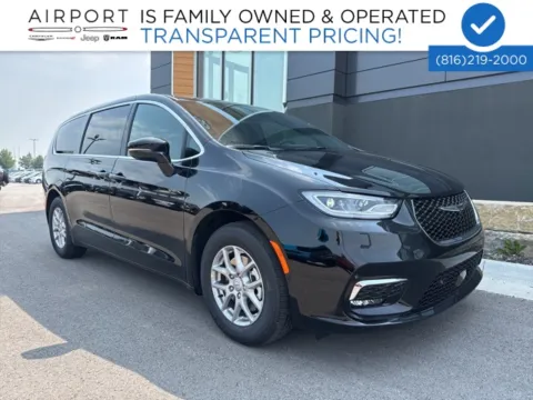 Black 2025 Chrysler Pacifica Select for sale in Platte City, MO