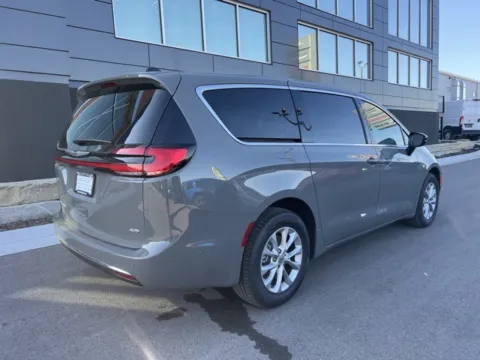Another view of 2025 Chrysler Pacifica Select for sale in Platte City, MO at Airport Chrysler Dodge Jeep Ram