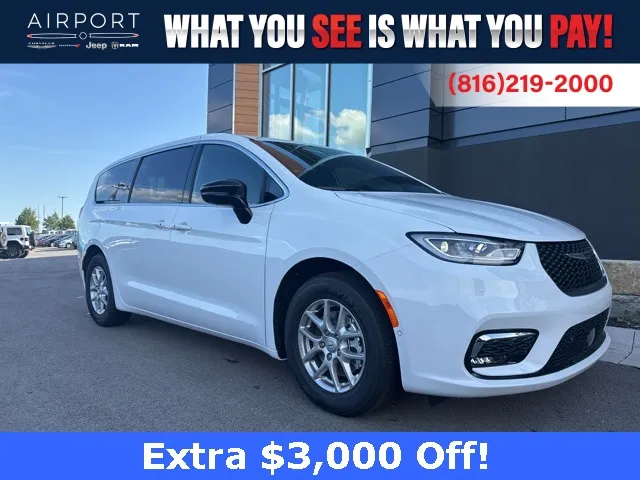 2026 Chrysler Pacifica Select's photo