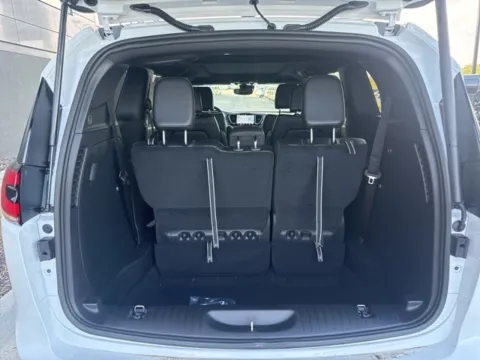 More photos of 2026 Chrysler Pacifica Select at Airport Chrysler Dodge Jeep Ram, MO