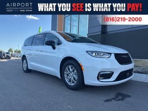 White 2026 Chrysler Pacifica Select for sale in Platte City, MO