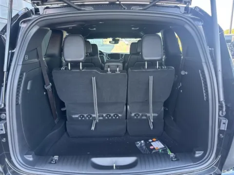 More photos of 2026 Chrysler Pacifica Select at Airport Chrysler Dodge Jeep Ram, MO