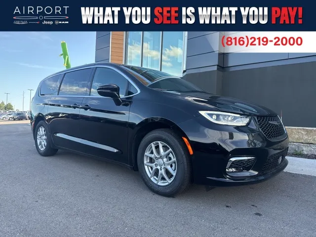 2026 Chrysler Pacifica Select's photo