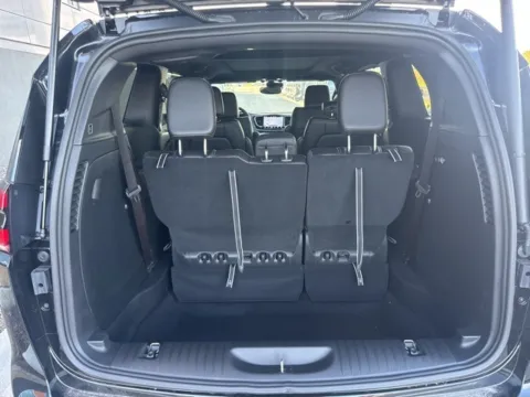 More photos of 2026 Chrysler Pacifica Select at Airport Chrysler Dodge Jeep Ram, MO