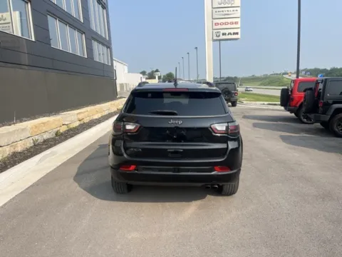 More photos of 2022 Jeep Compass High Altitude at Airport Chrysler Dodge Jeep Ram, MO