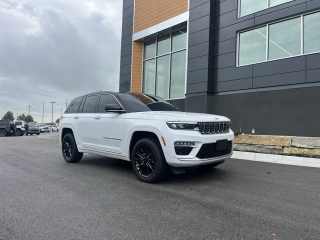 Used 2022 Jeep Grand Cherokee Summit with VIN 1C4RJHEGXN8626804 for sale in Kansas City