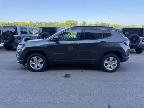 More photos of 2022 Jeep Compass Latitude at Airport Chrysler Dodge Jeep Ram, MO