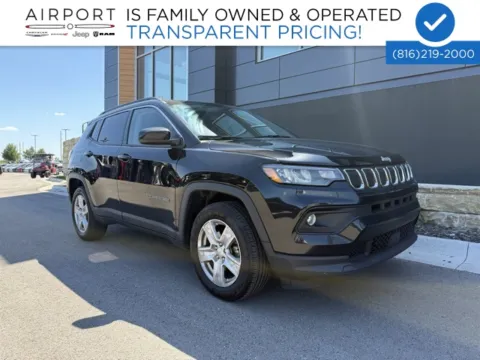 Black 2022 Jeep Compass Latitude for sale in Platte City, MO