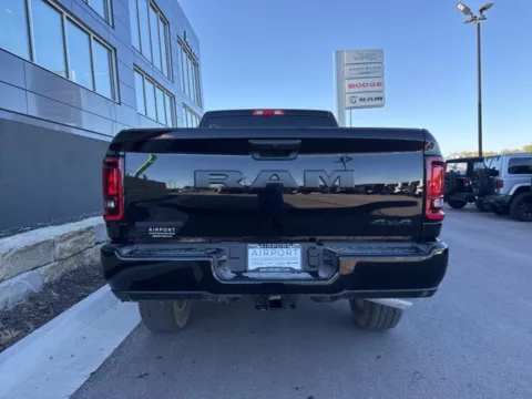 More photos of 2025 Ram 2500 Big Horn at Airport Chrysler Dodge Jeep Ram, MO