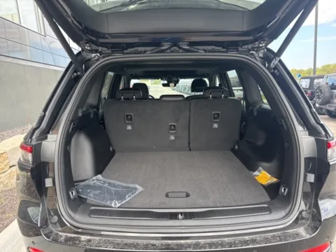 More photos of 2025 Jeep Grand Cherokee Altitude X at Airport Chrysler Dodge Jeep Ram, MO