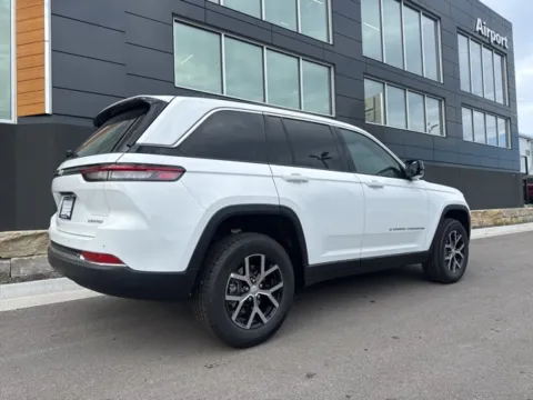 Another view of 2025 Jeep Grand Cherokee Limited for sale in Platte City, MO at Airport Chrysler Dodge Jeep Ram