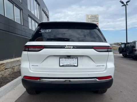 More photos of 2025 Jeep Grand Cherokee Limited at Airport Chrysler Dodge Jeep Ram, MO