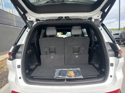 More photos of 2025 Jeep Grand Cherokee L Altitude X at Airport Chrysler Dodge Jeep Ram, MO