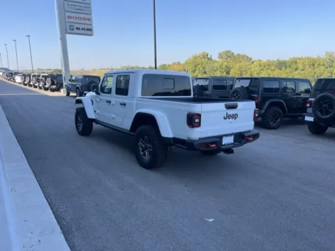 More photos of 2025 Jeep Gladiator Mojave at Airport Chrysler Dodge Jeep Ram, MO