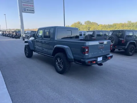 More photos of 2025 Jeep Gladiator Mojave at Airport Chrysler Dodge Jeep Ram, MO