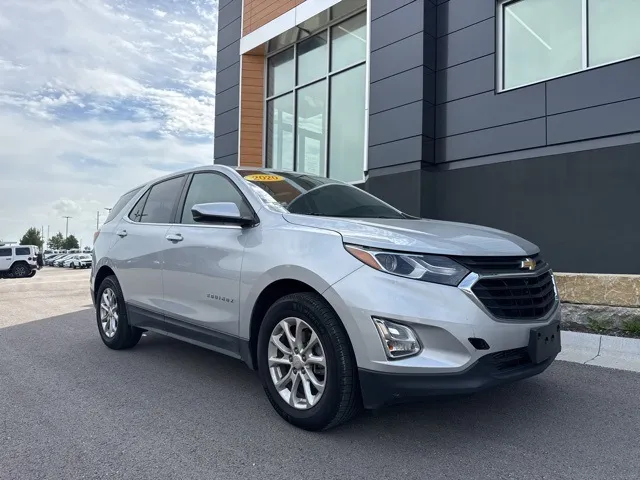 Used 2020 Chevrolet Equinox LT with VIN 2GNAXKEV2L6186627 for sale in Kansas City