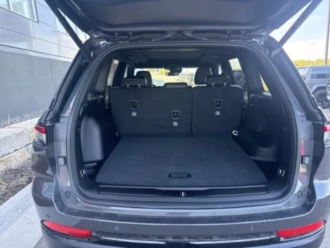 More photos of 2025 Jeep Grand Cherokee Limited at Airport Chrysler Dodge Jeep Ram, MO