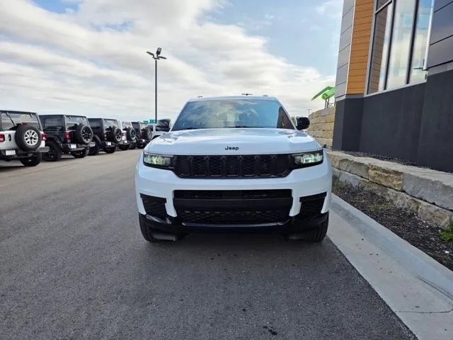White 2024 Jeep Grand Cherokee L Altitude X for sale in Platte City, MO