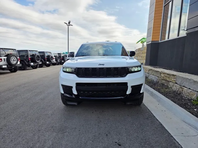 Used 2024 Jeep Grand Cherokee L Altitude with VIN 1C4RJKAG7R8548362 for sale in Kansas City