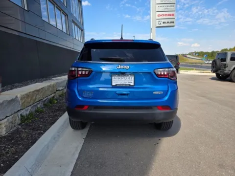 More photos of 2024 Jeep Compass Latitude at Airport Chrysler Dodge Jeep Ram, MO