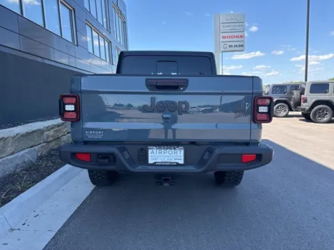 More photos of 2024 Jeep Gladiator Willys at Airport Chrysler Dodge Jeep Ram, MO