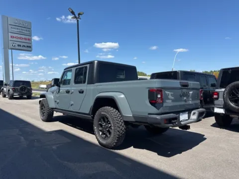 More photos of 2024 Jeep Gladiator Willys at Airport Chrysler Dodge Jeep Ram, MO