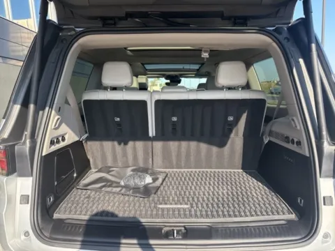 More photos of 2024 Jeep Wagoneer Series III at Airport Chrysler Dodge Jeep Ram, MO