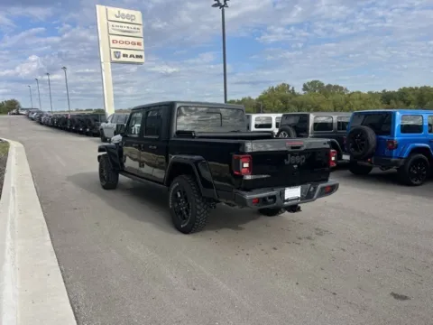 More photos of 2024 Jeep Gladiator Willys at Airport Chrysler Dodge Jeep Ram, MO