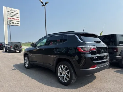 More photos of 2024 Jeep Compass Latitude Lux at Airport Chrysler Dodge Jeep Ram, MO