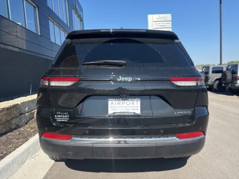 More photos of 2023 Jeep Grand Cherokee Limited at Airport Chrysler Dodge Jeep Ram, MO