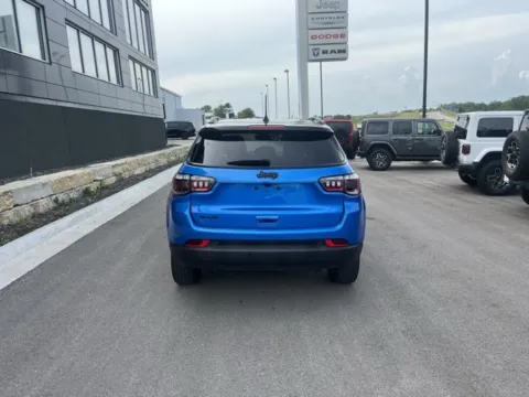 More photos of 2023 Jeep Compass Altitude at Airport Chrysler Dodge Jeep Ram, MO