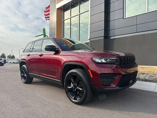 Used 2023 Jeep Grand Cherokee Altitude with VIN 1C4RJHAG9PC609059 for sale in Kansas City