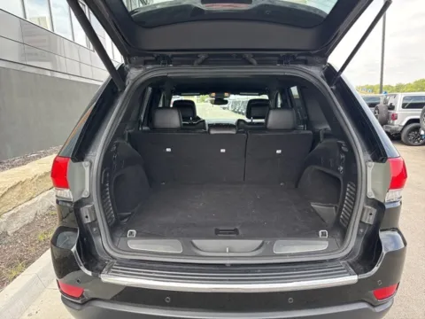 More photos of 2019 Jeep Grand Cherokee Limited at Airport Chrysler Dodge Jeep Ram, MO
