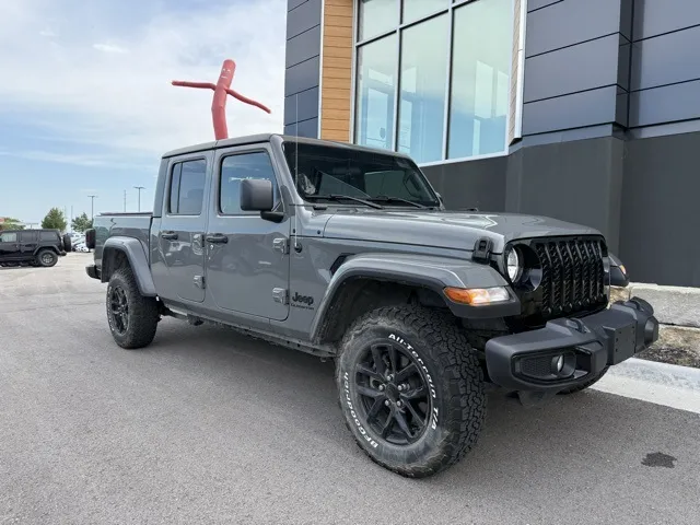 Used 2022 Jeep Gladiator Altitude with VIN 1C6HJTAGXNL142320 for sale in Kansas City