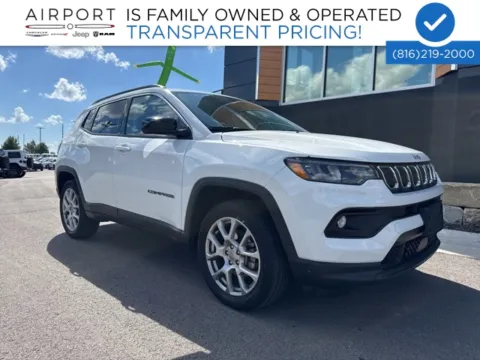 White 2022 Jeep Compass Latitude Lux for sale in Platte City, MO