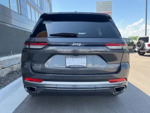 More photos of 2022 Jeep Grand Cherokee Summit at Airport Chrysler Dodge Jeep Ram, MO