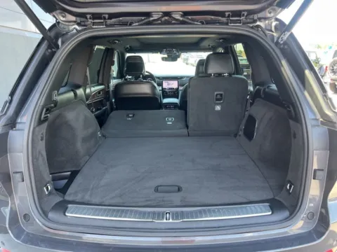 More photos of 2022 Jeep Grand Cherokee Summit at Airport Chrysler Dodge Jeep Ram, MO